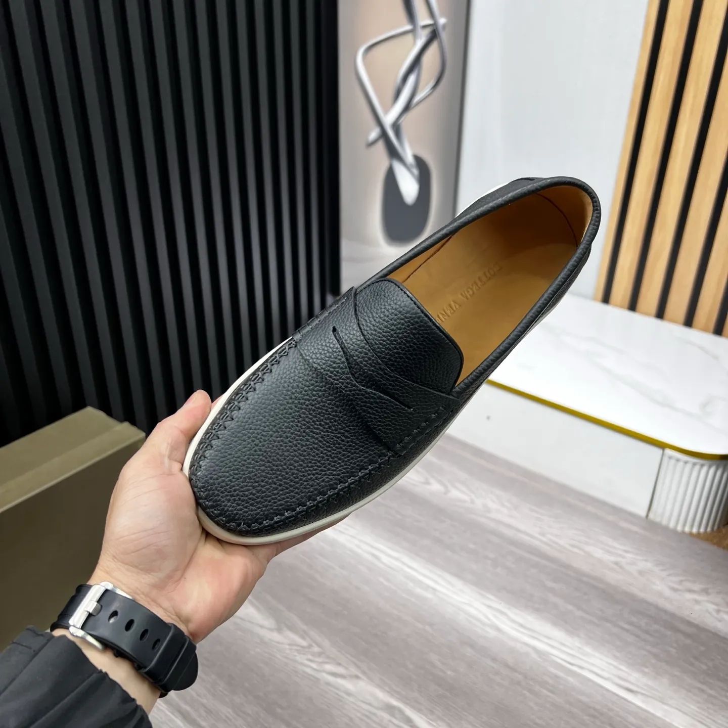 Ex-factory price 480 BV〰️Purely handmade classic men's beanie shoes👉👉driving shoes, slip-on shoes, made of Italian imported cowhide, 💕water-dyed cowhide lining, 🔊original outsole, waterproof platform design, comfortable for the feet. A good choice for traveling and driving, three colors available, code number: 38-44, (45 can be customized)